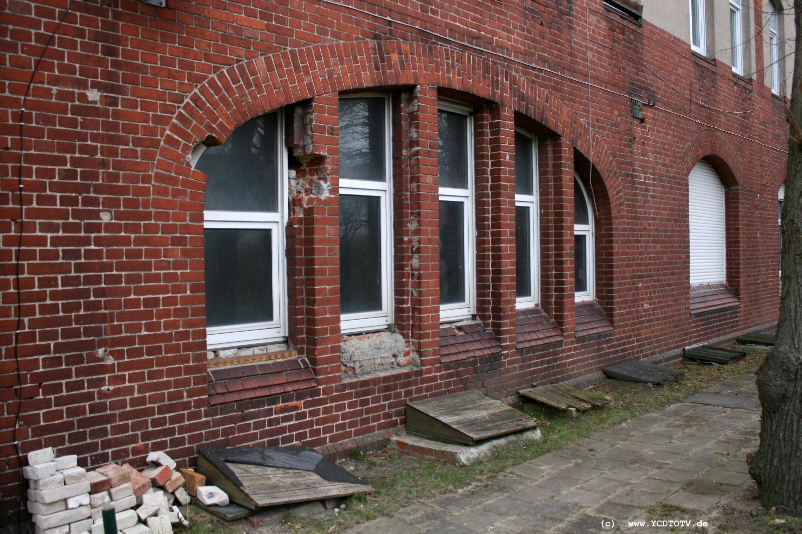 Strecke Stendal-Arneburg, 2011, Bahnhof Arneburg, Sdseite 