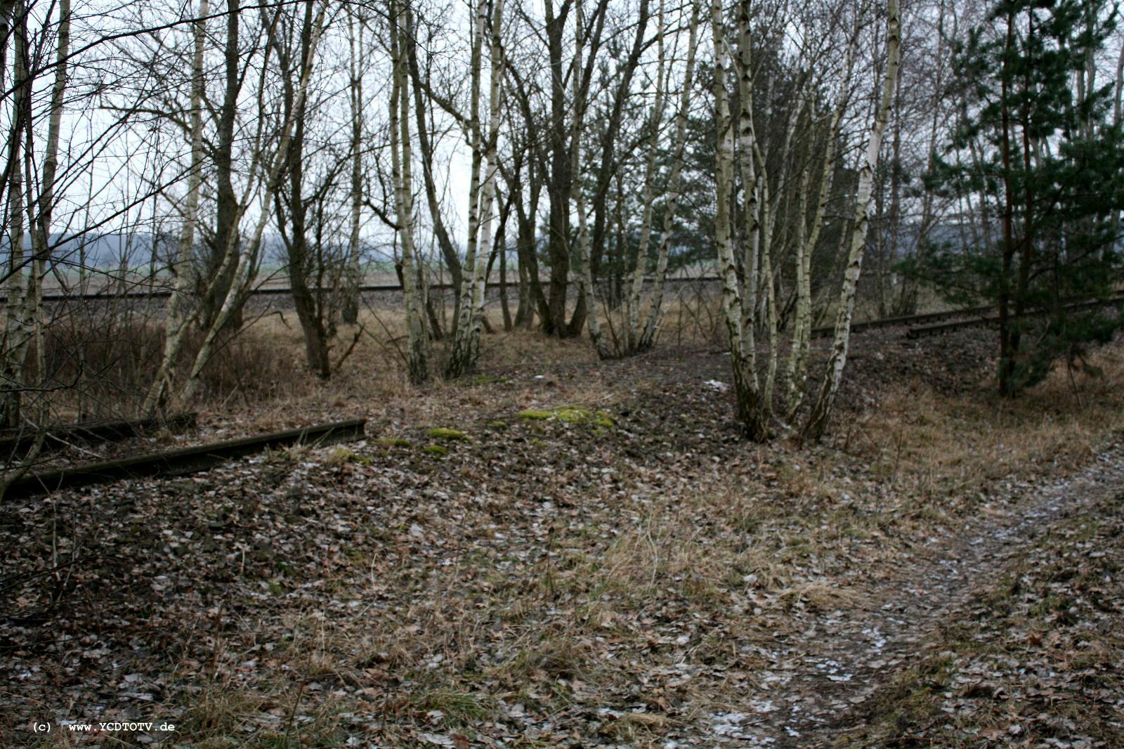 Strecke Stendal-Arneburg, 2011, weiter Richtung Arneburg, da fehlt doch was ... 