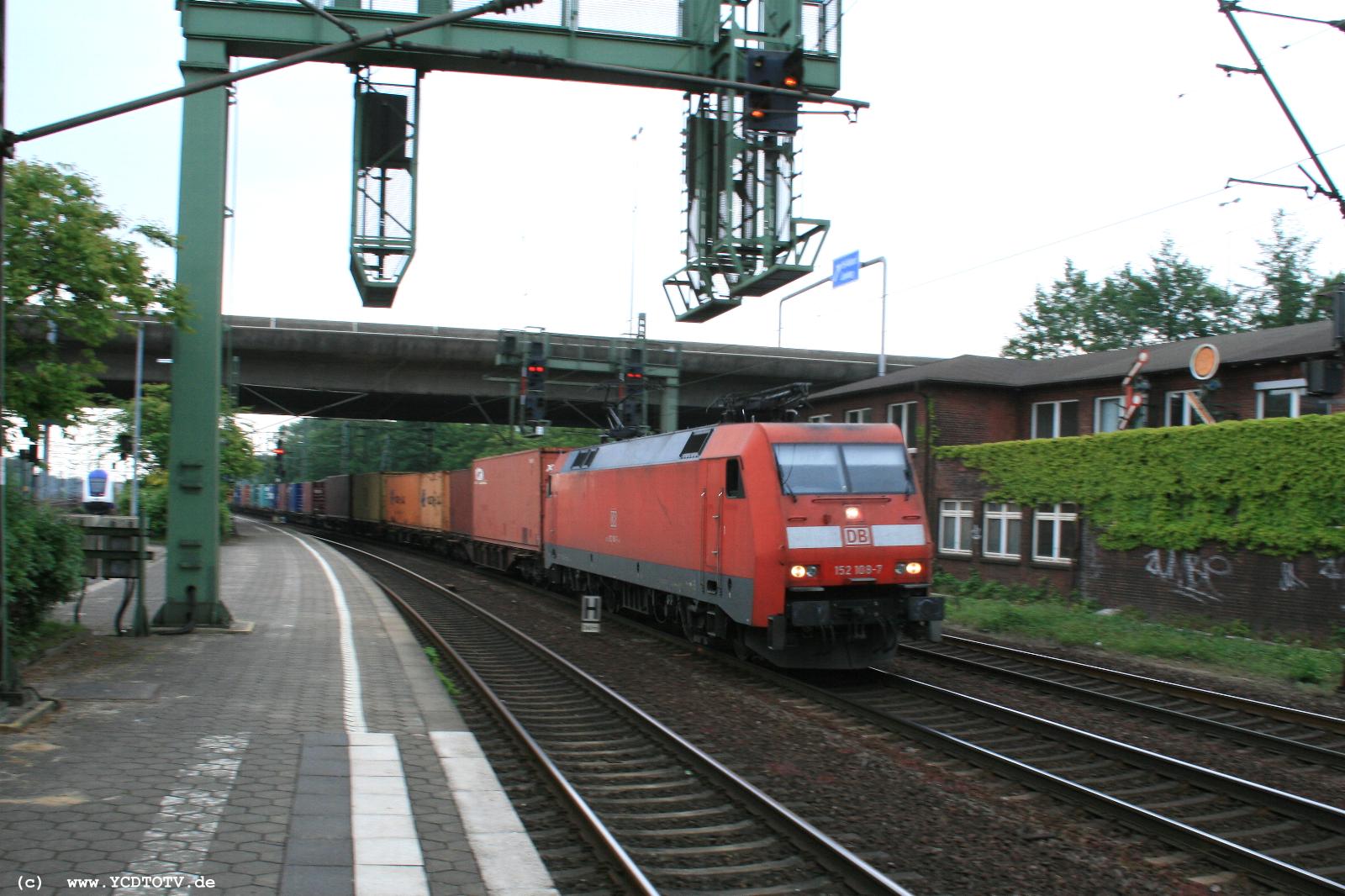  Bahnhof Hamburg-Harburg, 18.05.2011, 14:41 152 108-7 Richtung Norden 