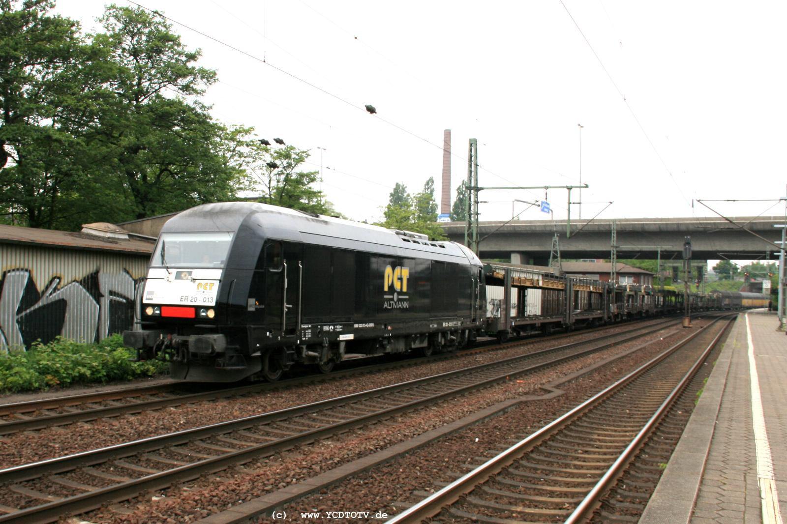  Bahnhof Hamburg-Harburg, 18.05.2011, 14:51 PCT ER 20-013 (223 013-4) Richtung Sden 