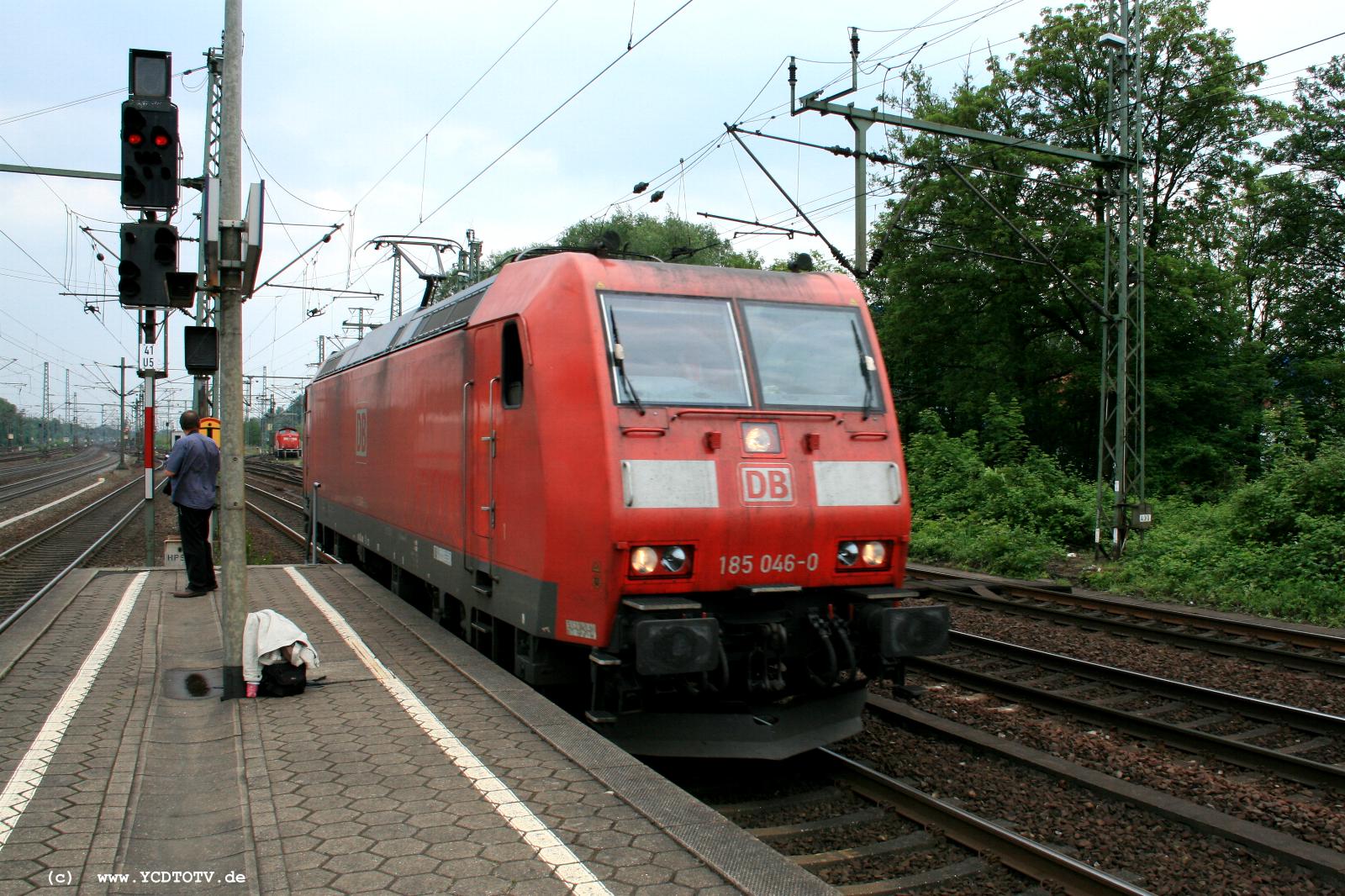  Bahnhof Hamburg-Harburg, 18.05.2011, 15:11 185 046-0 Solo Richtung Norden 