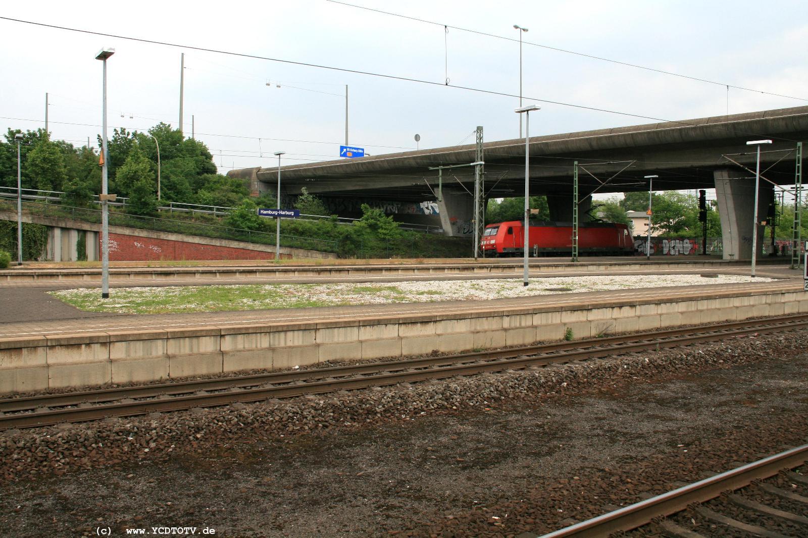  Bahnhof Hamburg-Harburg, 18.05.2011, Bahnsteig 5 Blick Richtung Osten 