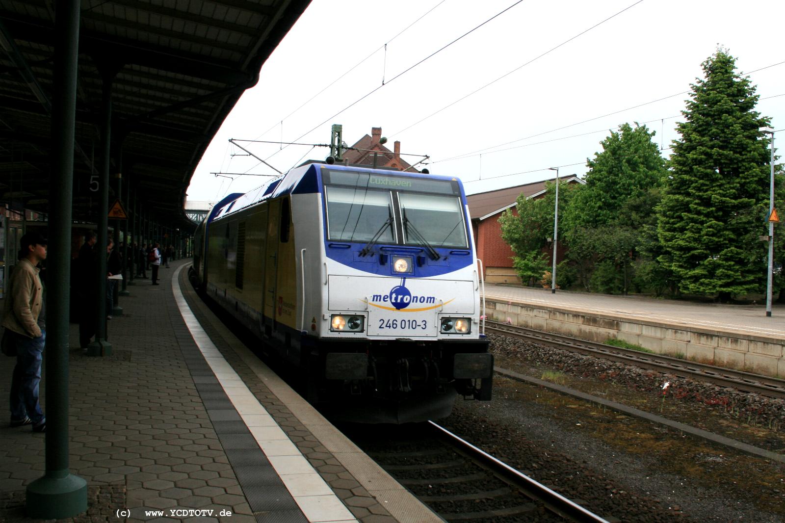  Bahnhof Hamburg-Harburg, 18.05.2011, 15:17 146 010-3 Richtung Sden 