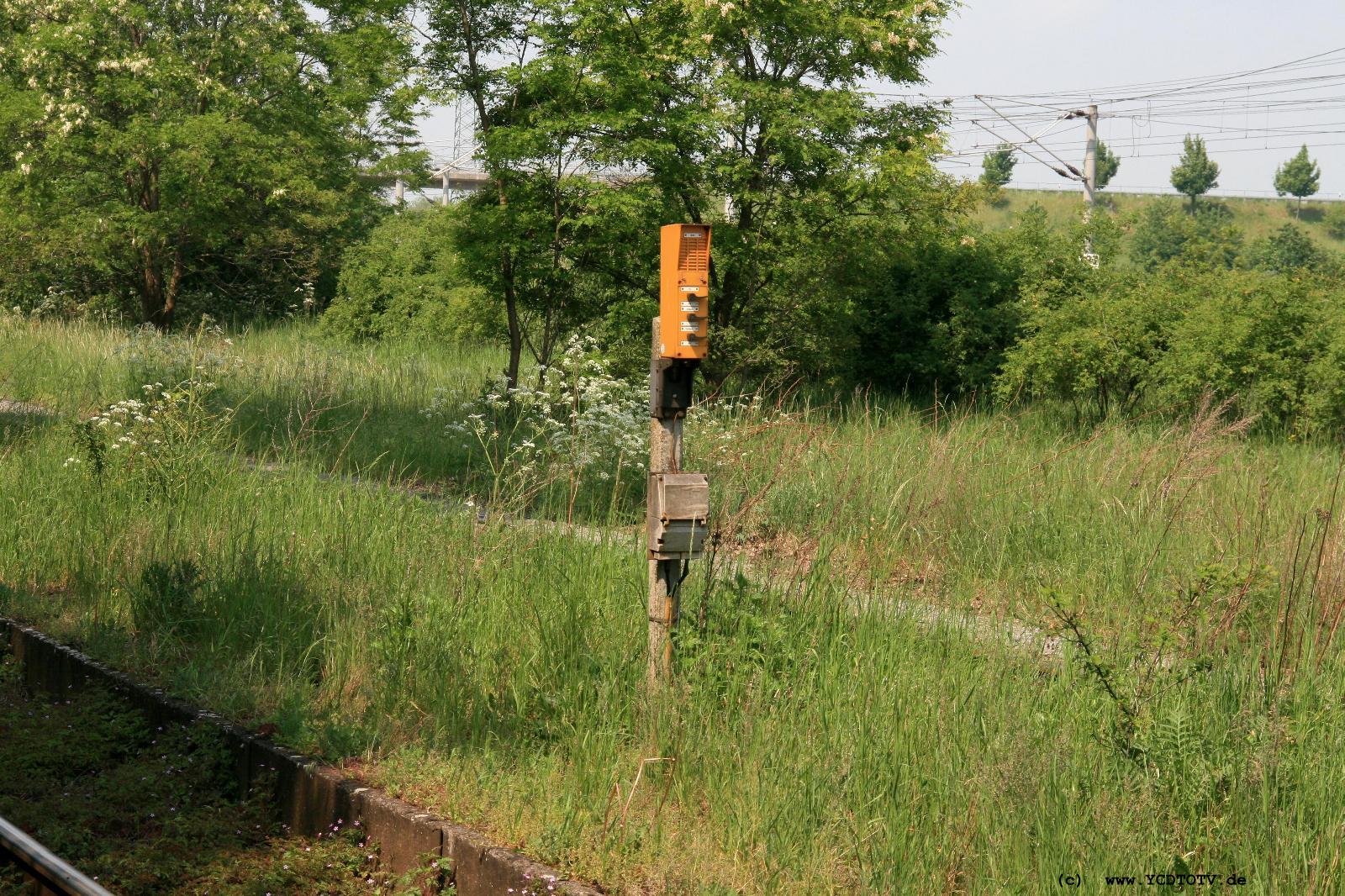  Bahnhof Schnhausen (Elbe), 20.05.2011, Sprechstelle  - wohin??? 