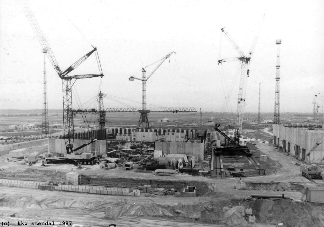  AKW/KKW Stendal 1987, Blick vom SWA-Komplex auf Reaktorgebäude 2 