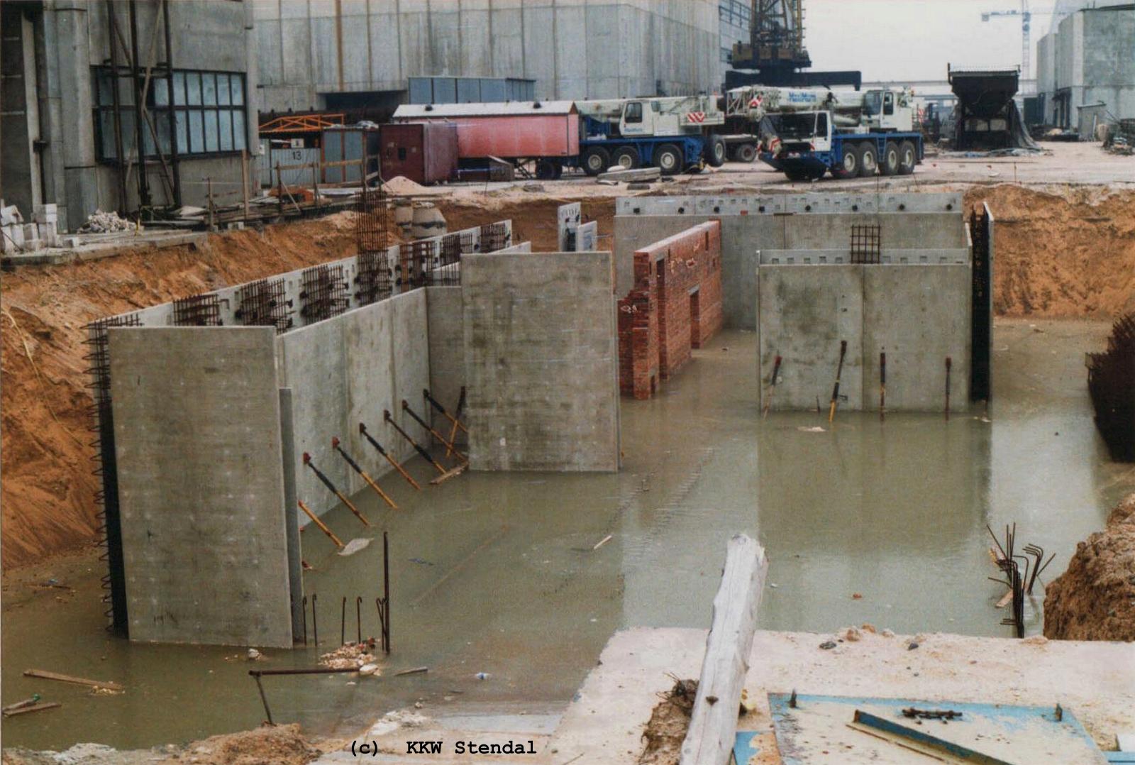  KKW Stendal, Baustelle 1990, SSÜ Strahlenschutzüberwachungsgebäude, Baugrube
 Kellergeschoß 