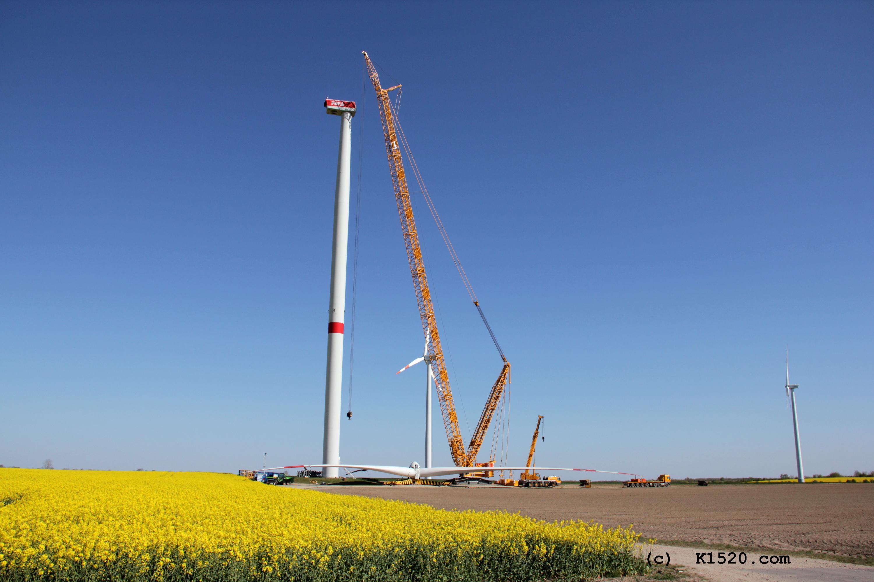 Reparatur Windrder im Windpark Arneburg/Elbe 04/2020,
  Kraneinsatz