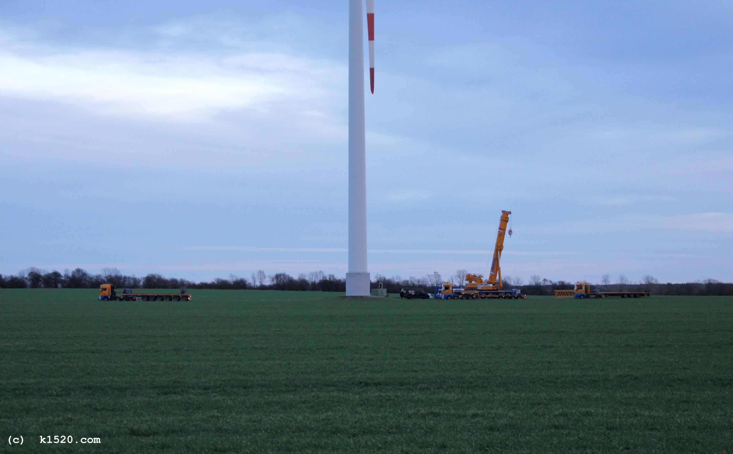 Reparatur Windräder im Windpark Arneburg/Elbe 01/2023,
  Kraneinsatz, 