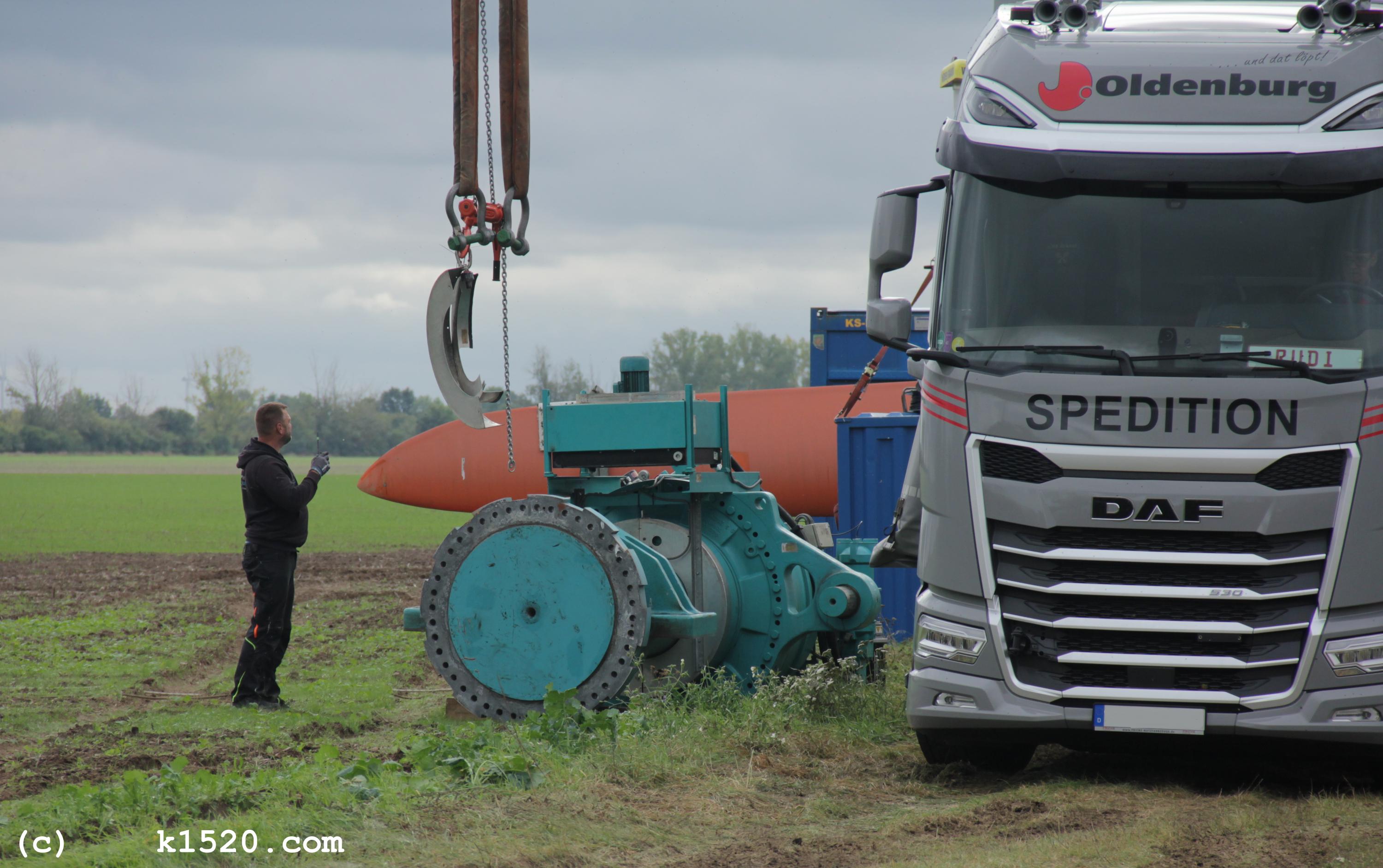 Reparatur Windrder im Windpark Arneburg/Elbe 10/2023,
  Kraneinsatz, 